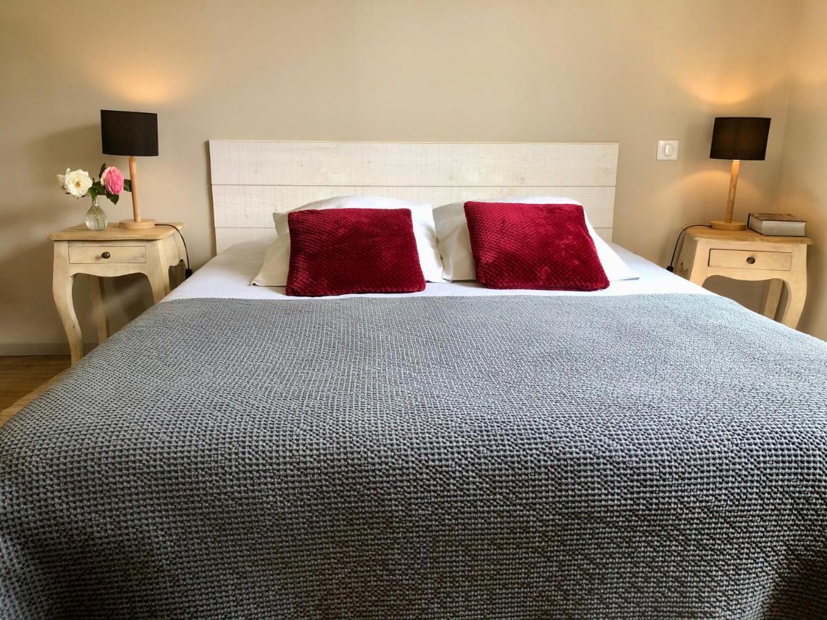 Le Grenier Du Jardin Bed & Breakfast Pontorson Dış mekan fotoğraf
