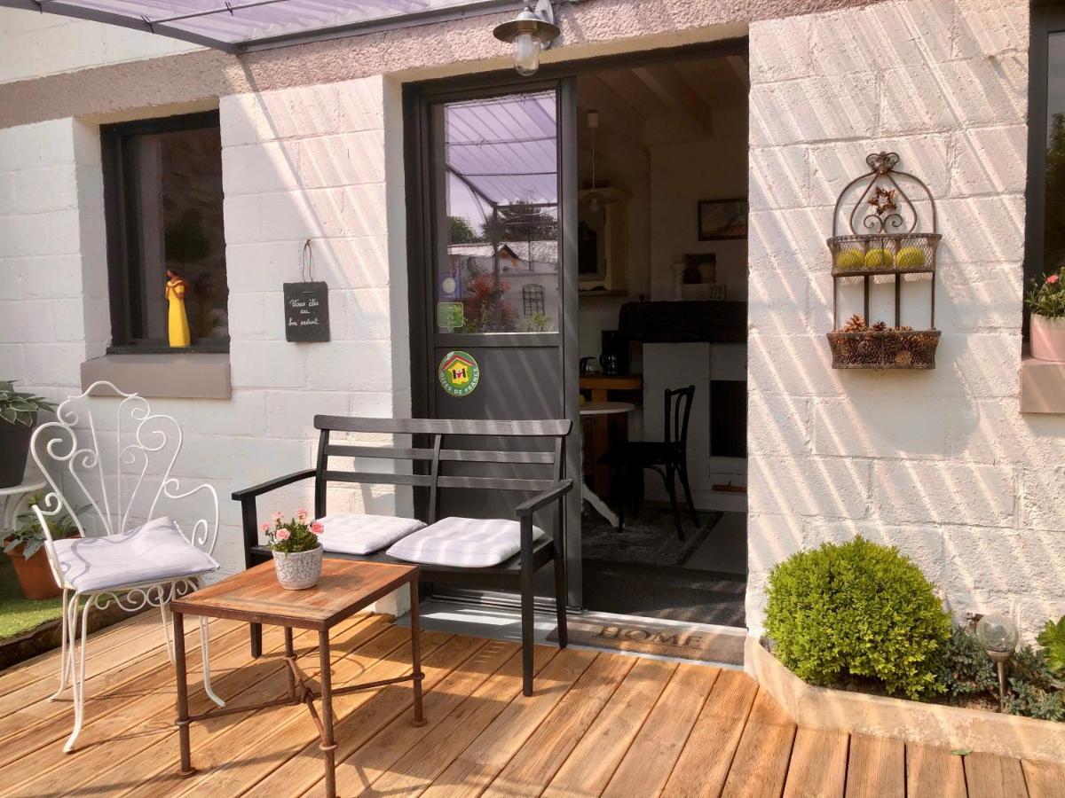 Le Grenier Du Jardin Bed & Breakfast Pontorson Dış mekan fotoğraf