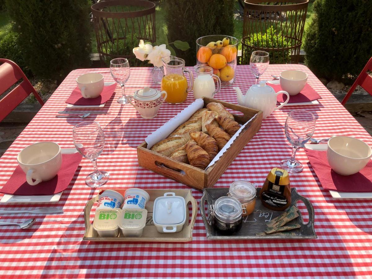 Le Grenier Du Jardin Bed & Breakfast Pontorson Dış mekan fotoğraf
