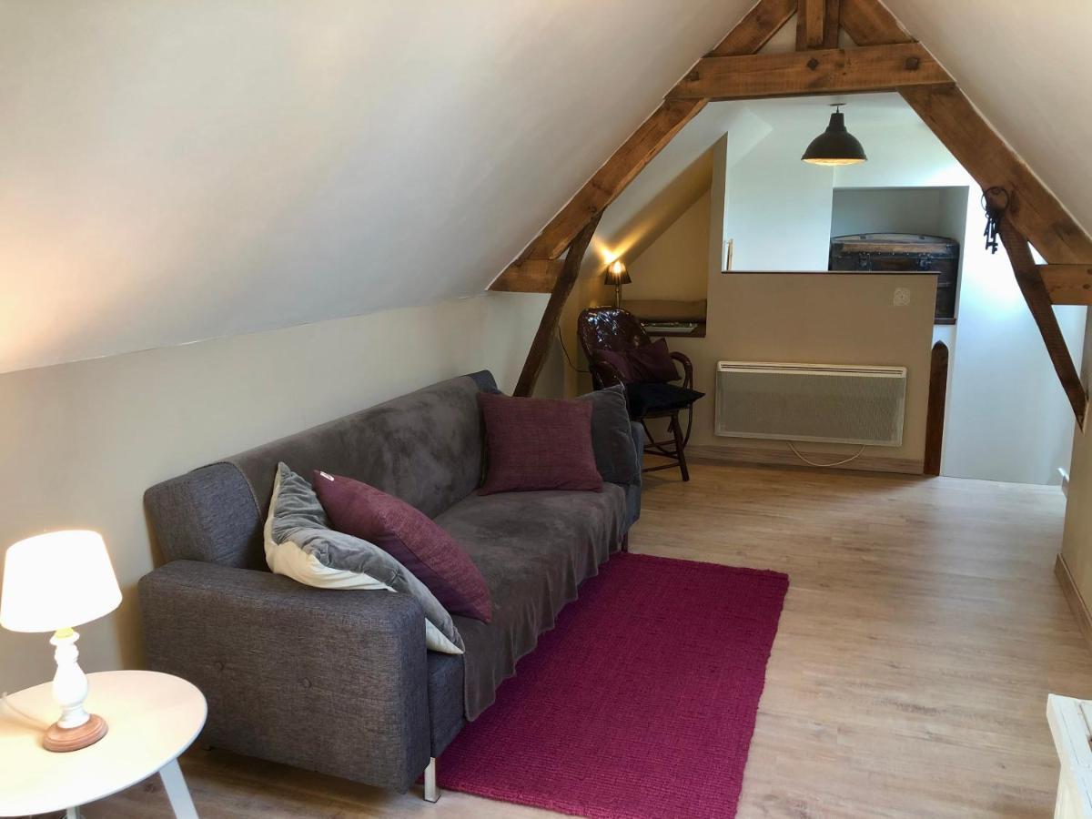 Le Grenier Du Jardin Bed & Breakfast Pontorson Dış mekan fotoğraf