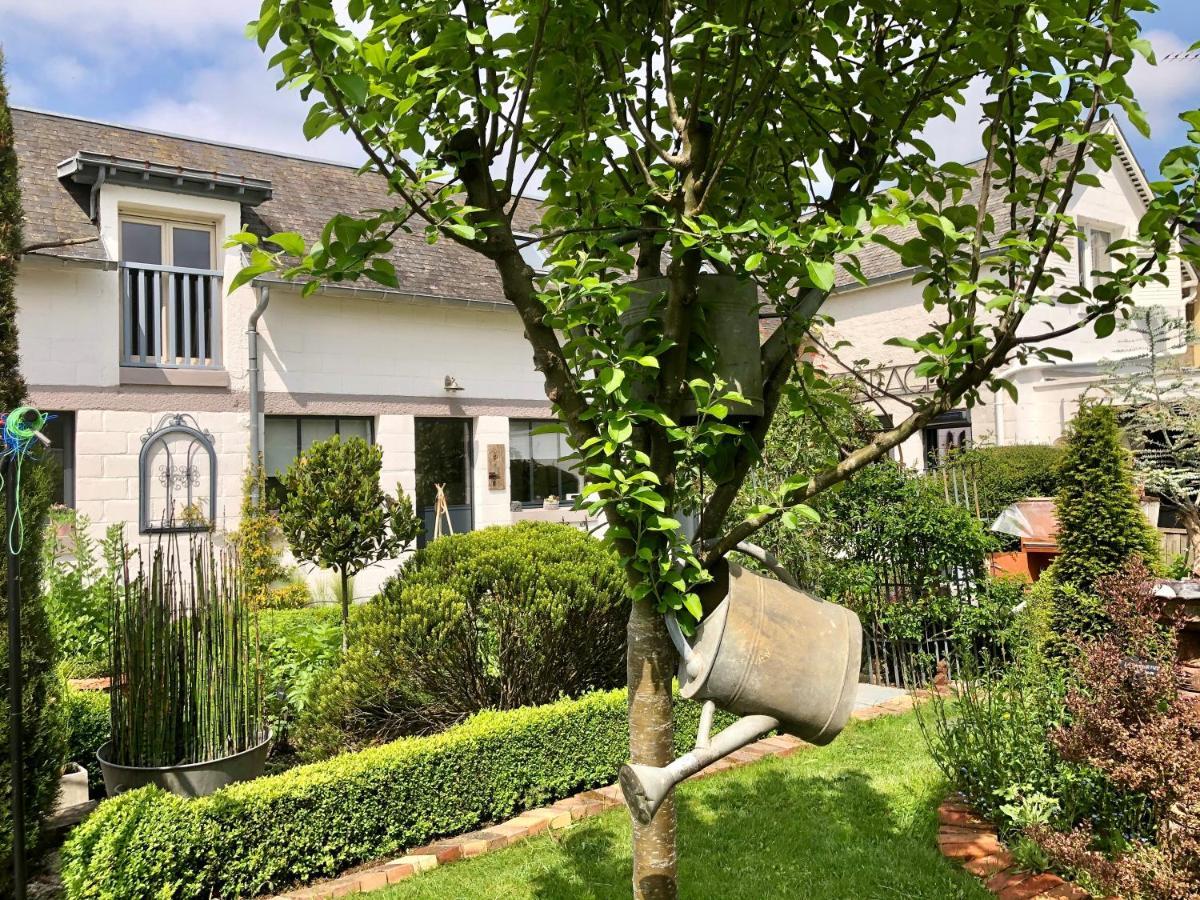 Le Grenier Du Jardin Bed & Breakfast Pontorson Dış mekan fotoğraf