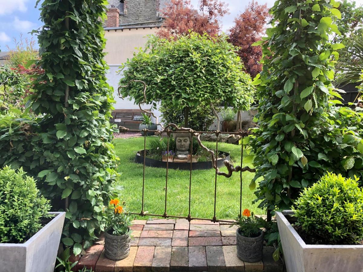 Le Grenier Du Jardin Bed & Breakfast Pontorson Dış mekan fotoğraf