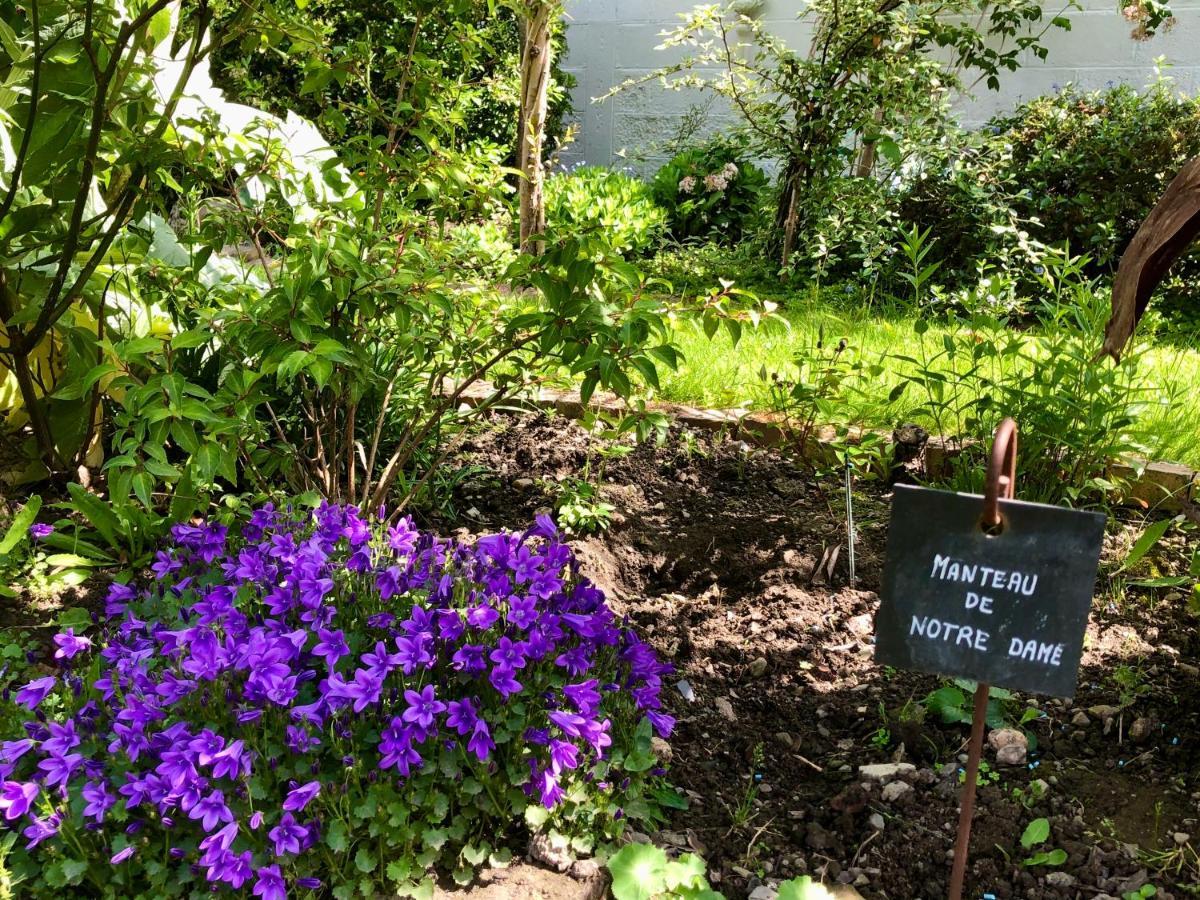 Le Grenier Du Jardin Bed & Breakfast Pontorson Dış mekan fotoğraf