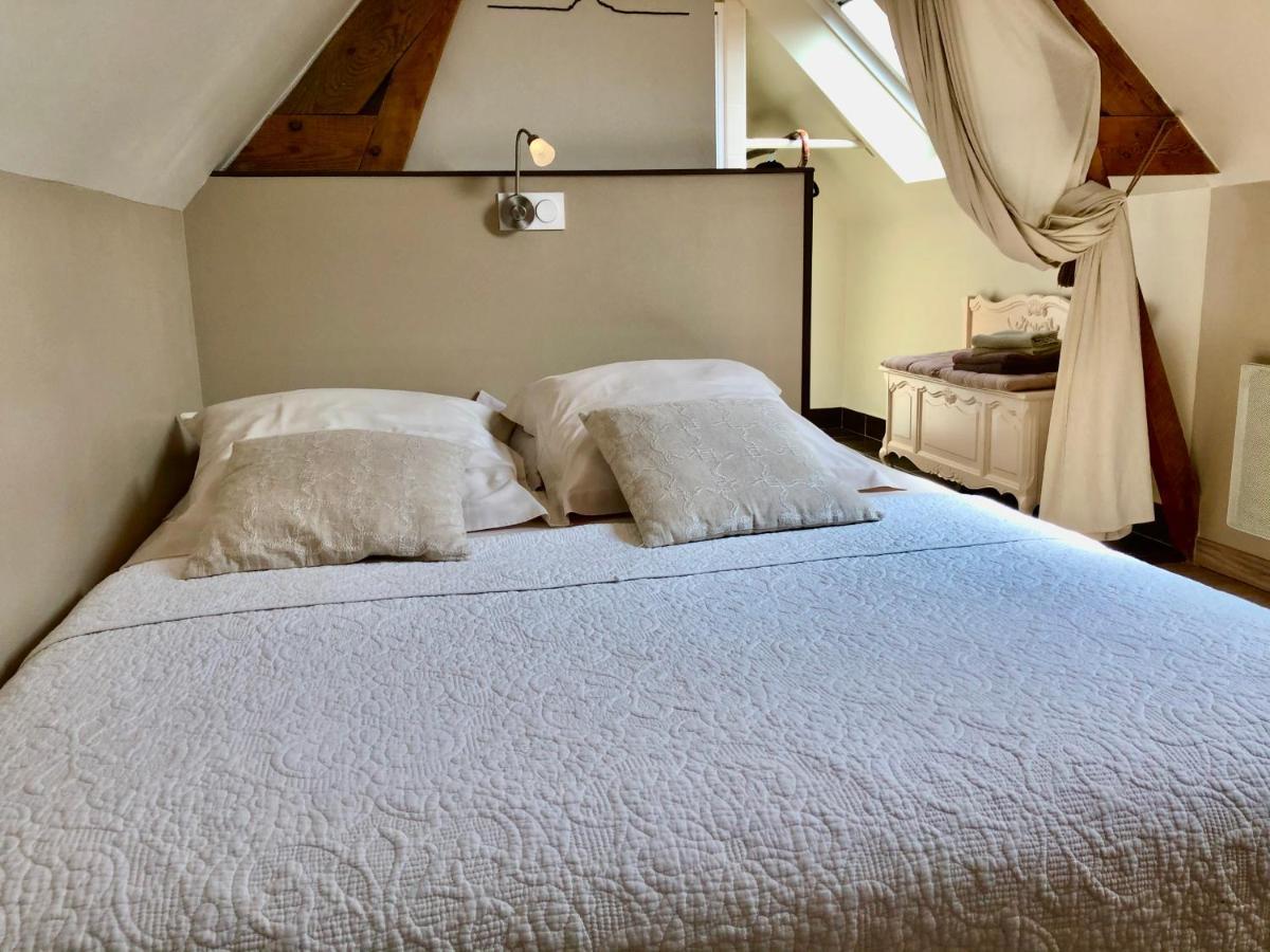 Le Grenier Du Jardin Bed & Breakfast Pontorson Dış mekan fotoğraf