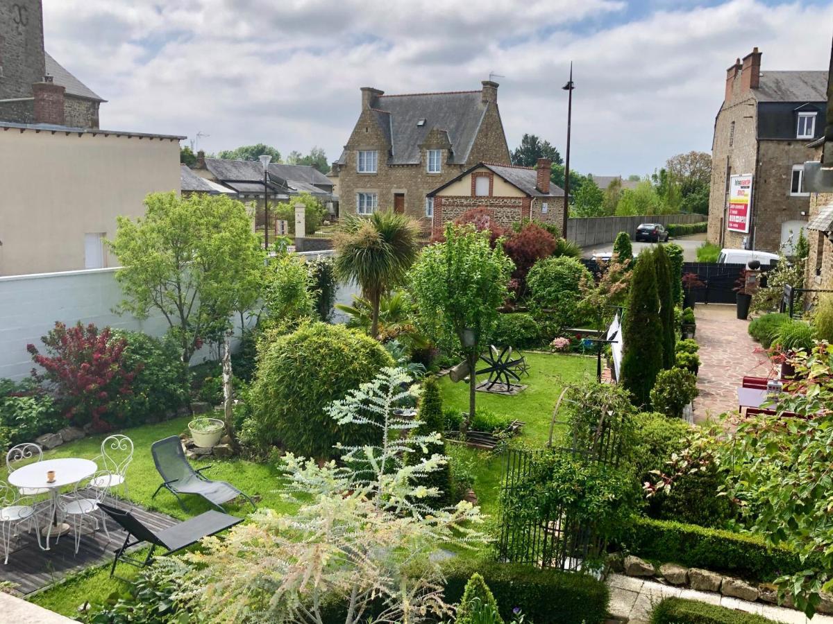 Le Grenier Du Jardin Bed & Breakfast Pontorson Dış mekan fotoğraf