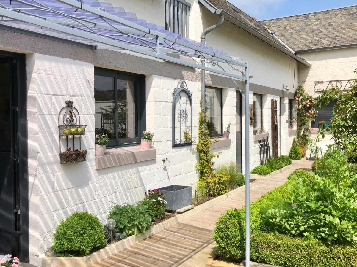 Le Grenier Du Jardin Bed & Breakfast Pontorson Dış mekan fotoğraf