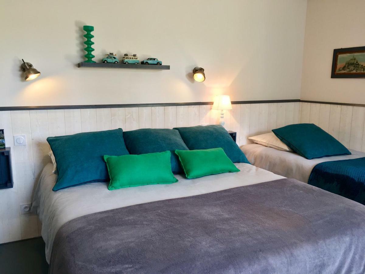 Le Grenier Du Jardin Bed & Breakfast Pontorson Dış mekan fotoğraf